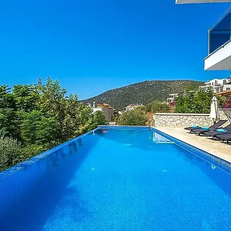 Villa Sleeps 16 Pool Air Con Wifi *