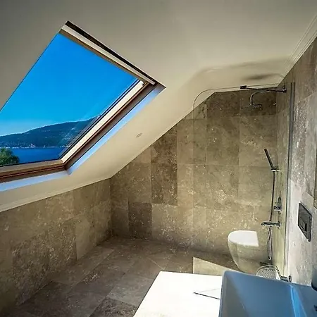 Sleeps 16 Pool Air Con Wifi