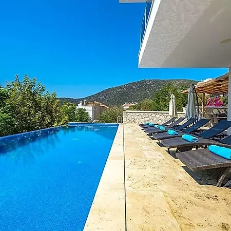 Sleeps 16 Pool Air Con Wifi Villa