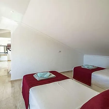Villa Sleeps 16 Pool Air Con Wifi