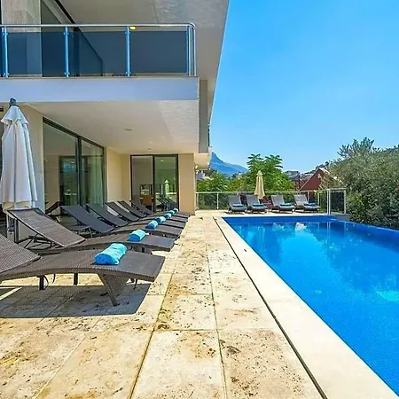 Sleeps 16 Pool Air Con Wifi Villa *