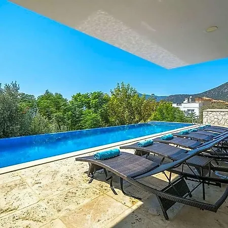 Sleeps 16 Pool Air Con Wifi *